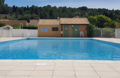 La Franqui Maison | Pavilion, garden & pool at la franqui