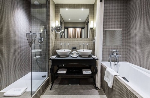 Marais Hôtel | Pavillon de la Reine & Spa, Place des Vosges