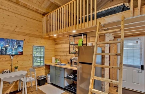 Fenelon Falls Cabine | Pavo - New Lofted Kabin