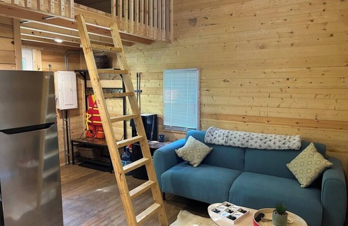 Fenelon Falls Cabine | Pavo - New Lofted Kabin