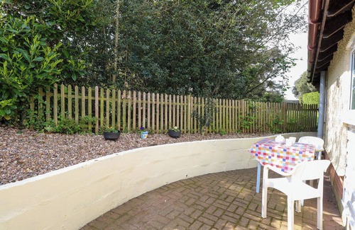 Irstead Maison | PAWS-A-WHILE, pet friendly, with a garden in Hoveton & Wroxham