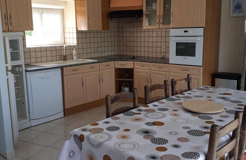 La Villedieu-en-Fontenette Cottage | Peaceful countryside cottage near nature