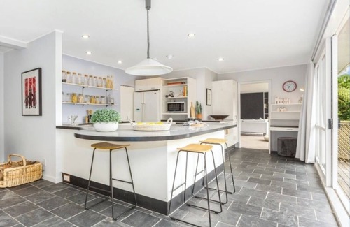 Lowry Bay Maison | Peace and privacy in Lowry Bay