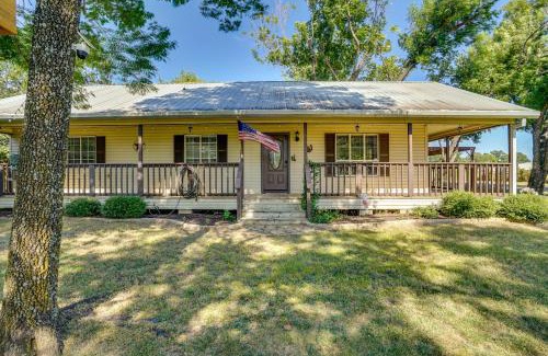 Azle Maison | Peace, Space and Starry Nights Ranch Home in Azle