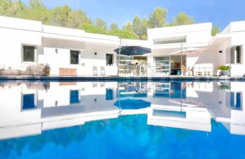 Santa Gertrudis Villa | Peaceful villa in Santa Gertrudis