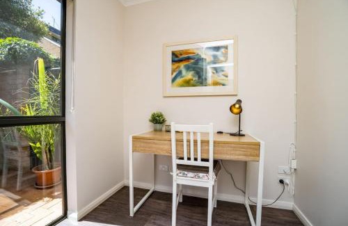 Garran Maison | Peaceful 1BR Home near Canberra Hospital - Hosted by CanStay
