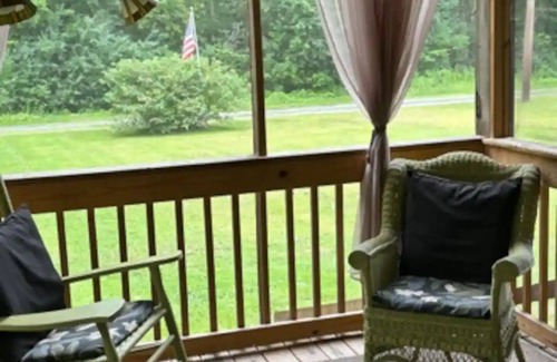 Jordan Cabine | Peaceful 2 Bedroom Cabin- Foery Path