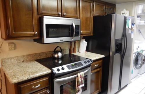 North Mountain Copropriété | Peaceful 2-bedroom condo - private lake, spa, pool, and pickleball!