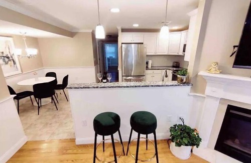 Melrose Appartement | Peaceful 2BR near US Route 1 and Boston.
