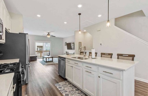 Northeast Raleigh Maison | Peaceful 3-bedroom house with AC in Raleigh