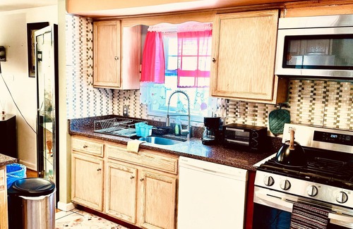 Newark Maison | Peaceful 3Bedroom Home -Near EWR/NYC