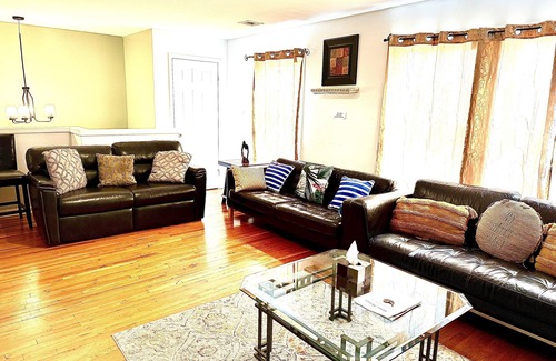 Newark Maison | Peaceful 3Bedroom Home -Near EWR/NYC