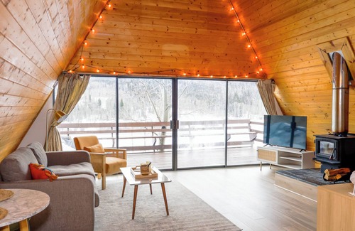 Kremmling Cabine | Peaceful A-Frame Cabin - Great Views with Hot Tub