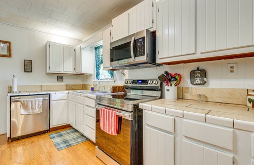 Jackson Maison | Peaceful Alabama Vacation Rental w/ Large Deck