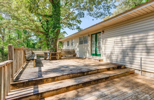 Jackson Maison | Peaceful Alabama Vacation Rental with Large Deck