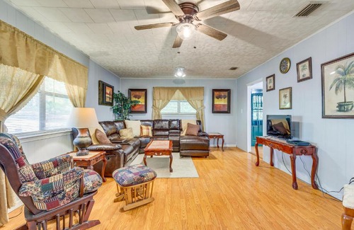 Jackson Maison | Peaceful Alabama Vacation Rental with Large Deck