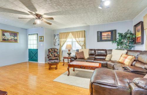 Jackson Maison | Peaceful Alabama Vacation Rental with Large Deck