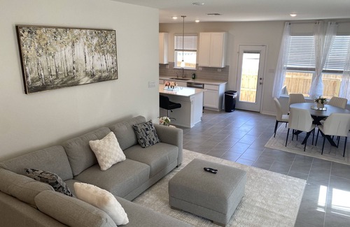 Wetmore Maison | Peaceful and Central house for family fun!