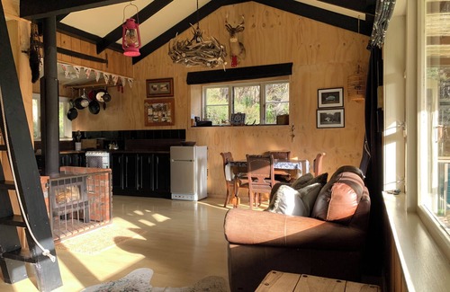 Tora Cabine | Une retraite de brousse privée - à seulement 35 minutes de Martinborough