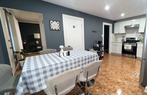 Ashburn Maison | Peaceful and Lovely 3-bedroom house near MDW. Furry friends welcomed