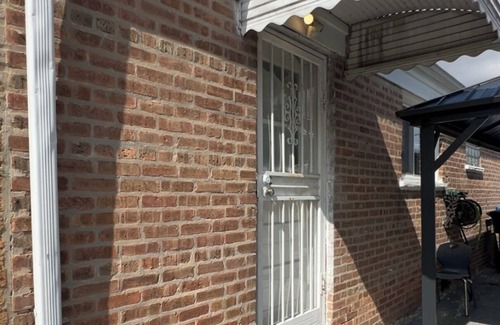 Ashburn Maison | Peaceful and Lovely 3-bedroom house near MDW. Furry friends welcomed