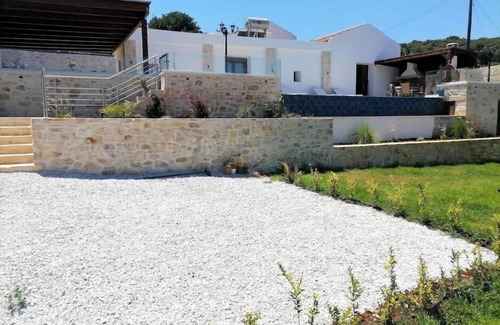 Makhairoi Villa | Peaceful and Quiet Luxury Villa Located in a wonderful village