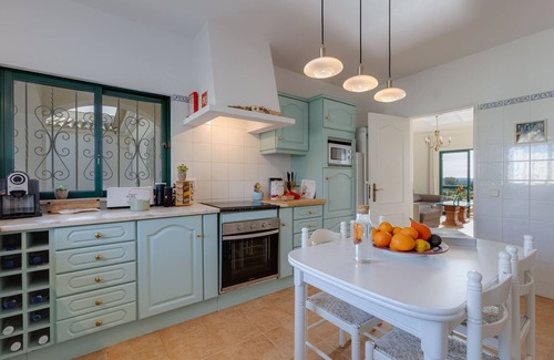Silves Cottage | Spacieuse maison avec piscine et vues splendides sur les plaines et l'océan