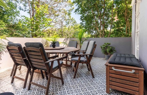 Petersham Appartement | Peaceful and Stylish Petersham Aparttment with Parking