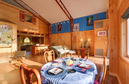 Ridgeway Maison | Peaceful Berkeley Springs Home Escape to Nature!