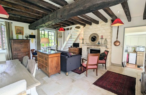 Brives Cottage | Havre de paix en Berry avec jardin et cheminée