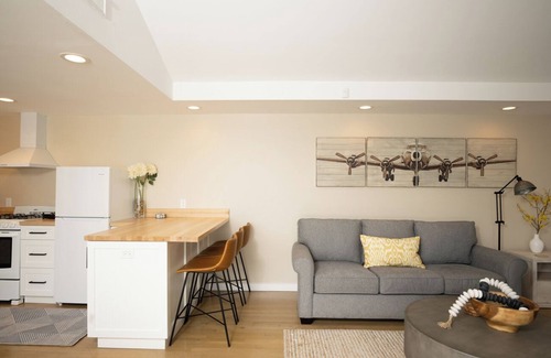 Sunset Park Maison | Peaceful bungalow in Santa Monica to Work and Recharge