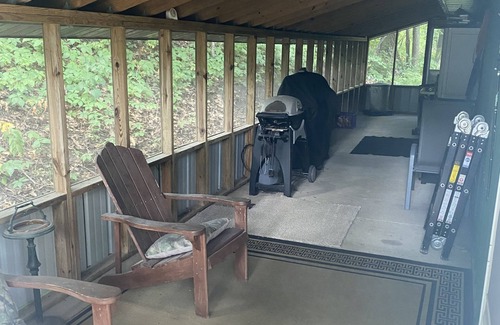 Burnside Cabine | Peaceful Cabin located in beautiful Des Moines River valley