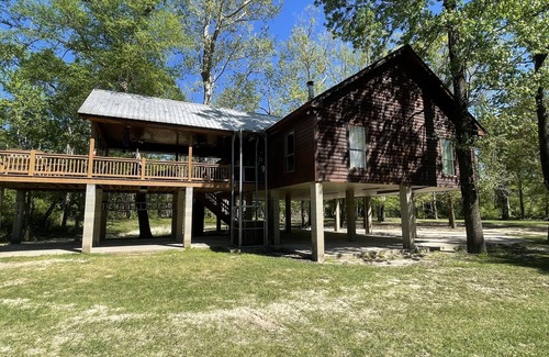 Talisheek Cabine | Peaceful Cabin Overlooking the Bogue Chitto River