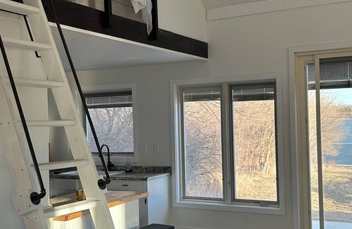 Ames Cabine | Peaceful Cabin Retreat On The Water