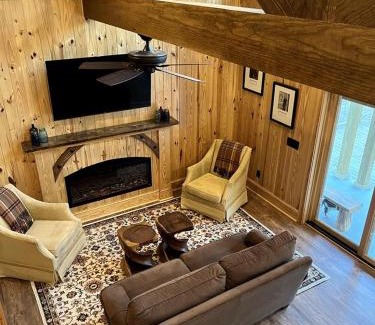 Claxton Maison | Peaceful Cabin with Dock and Pond Views in Georgia
