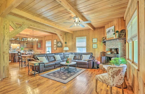 Cairo Maison | Peaceful Cairo Farmhouse w/ Barn & Fire Pit