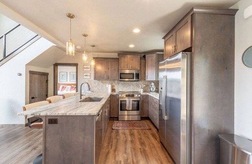 Worley Maison | Peaceful Cd'A Lakeview house with kayaks, paddleboard, golf cart sleeps 6