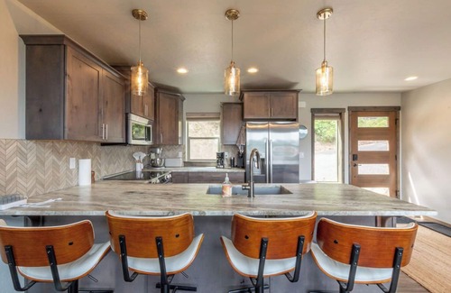 Worley Maison | Peaceful Cd'A Lakeview house with kayaks, paddleboard, golf cart sleeps 6