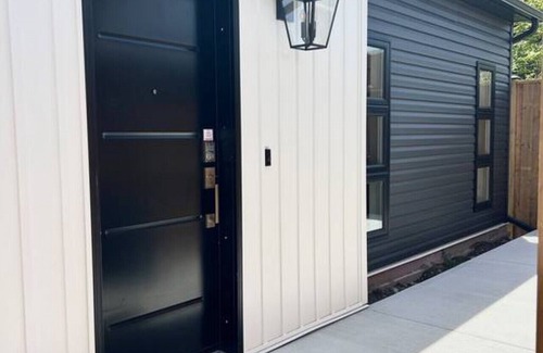 Kitchener Appartement | Peaceful Coach House Oasis
