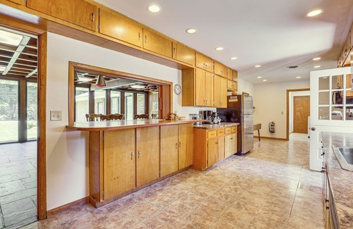 Coshocton Cottage | Peaceful Coshocton Home w/ Grills & Spacious Yard