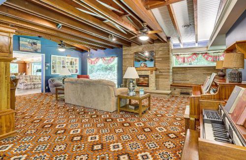 Coshocton Maison | Peaceful Coshocton Home with Grills and Spacious Yard