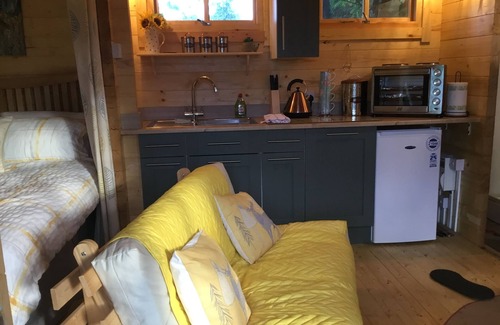 Surlingham Cabine | Peaceful, cosy log cabin, Norfolk Broads village