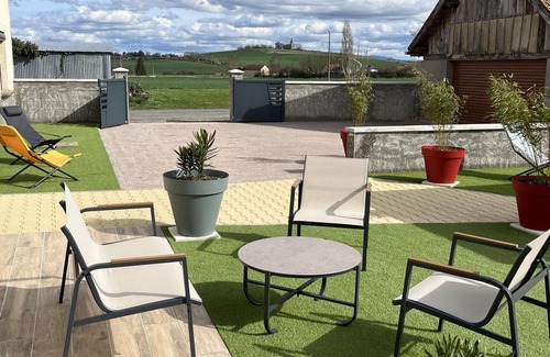Cognat-Lyonne Cottage | Peaceful cottage for 6 near Vichy & Clermont-Ferrand