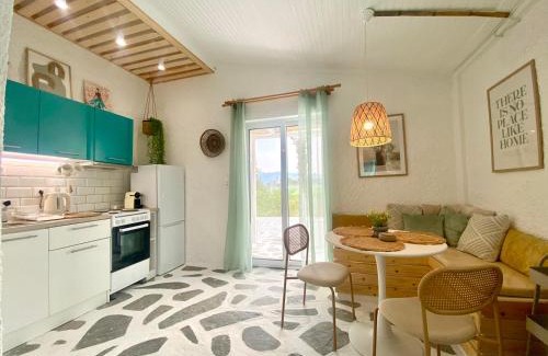 Messini Maison | Peaceful Cottage House By The Sea - Private Garden