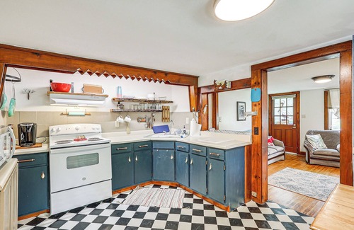 Lewes Maison | Peaceful Countryside Home ~ 6 Mi to Lewes Beach!