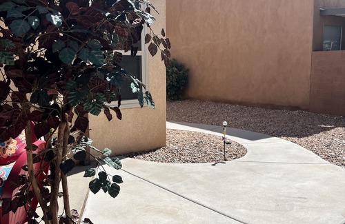 Northeast Heights Maison | Private Courtyard Home - Near Sandia Mountain Hiking Trails