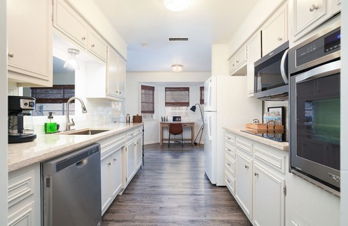 North San Antonio - SAT Maison | Peaceful & Cozy home on Tree-Lined Street