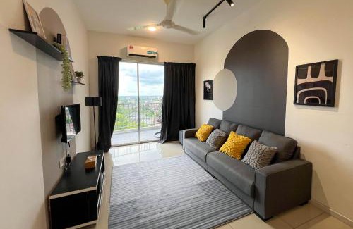 Larut Appartement | Peaceful Cozy Homestay near Taiping Lake Garden with Netflix and Games