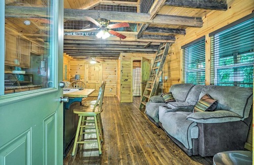 Chickamauga Lake Maison | Peaceful Decatur Cabin with Grill and Fire Pit!