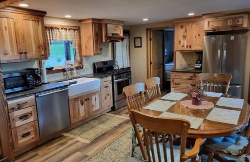 Chapmanville Cabine | Peaceful Deer View Cabin 2 BR